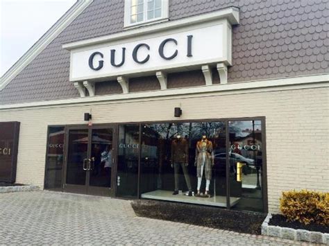 new york outlets gucci|gucci outlet woodbury new york.